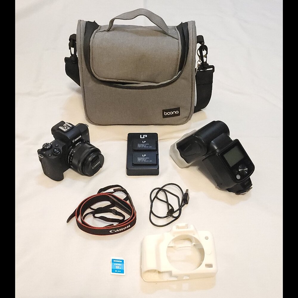 Canon EOS M50 Mirrorless 4K EF-M 15-45mm f/3.5-6.3 IS STM w/Neewer NW-670 Flash